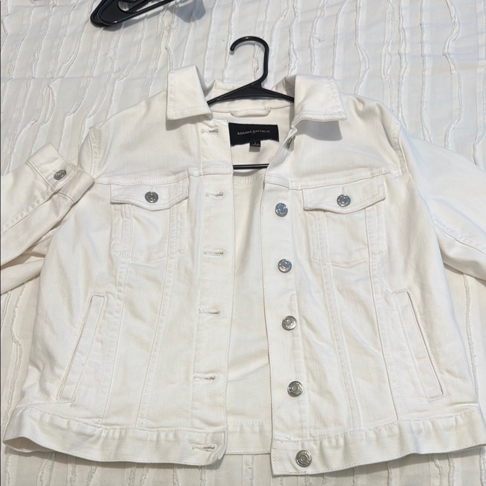Banana Republic White Jean Jacket Classic Design